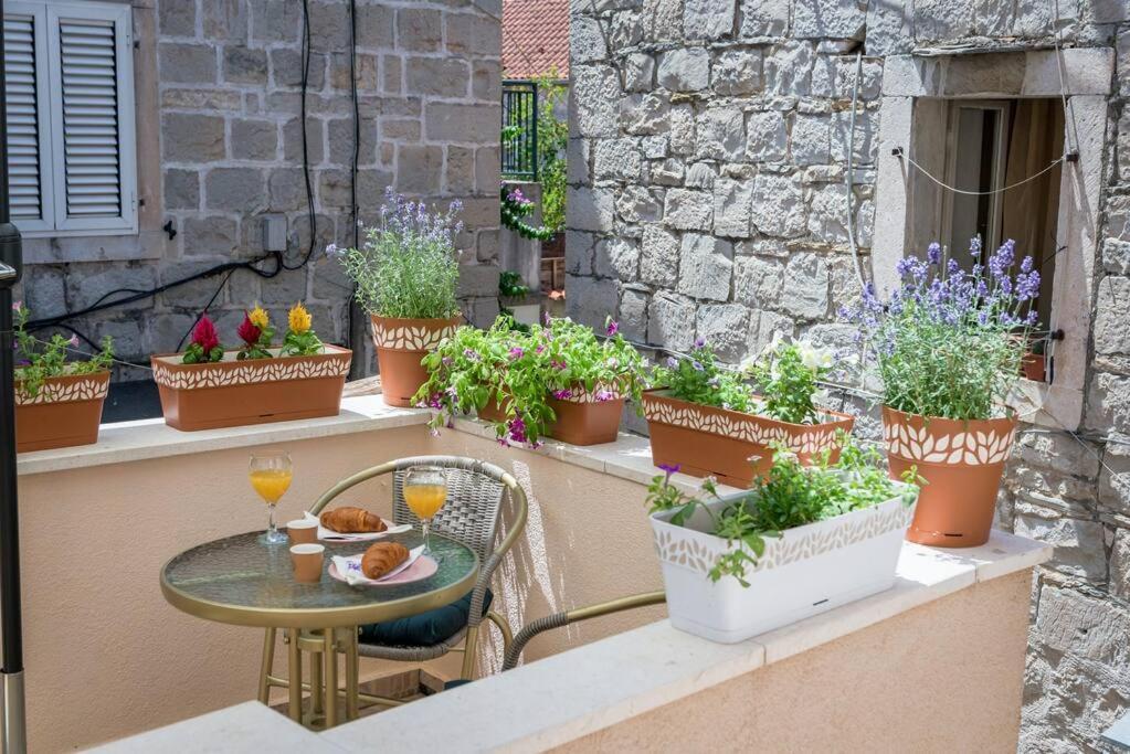 Diva 1,Stylish Old Town Studio Apartment Near Beach Split Ngoại thất bức ảnh